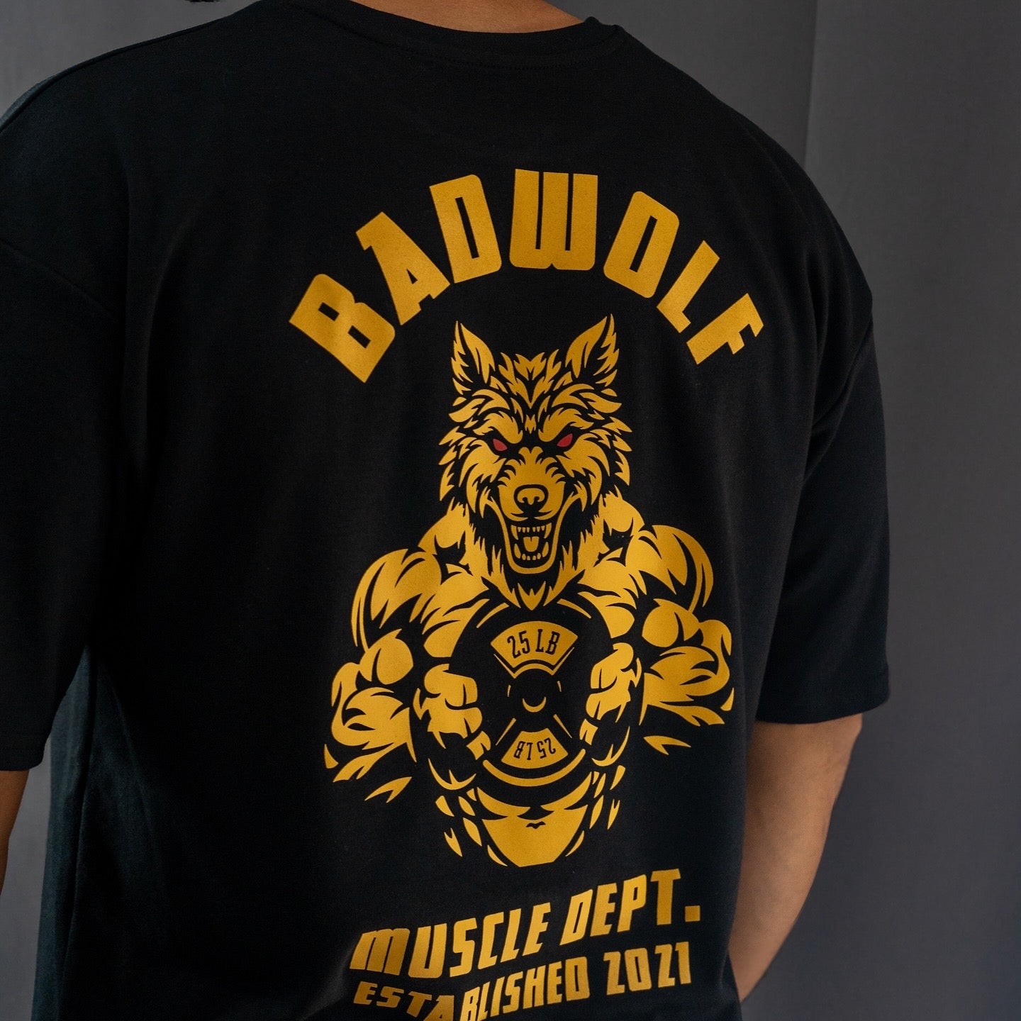 Oversize NEGRA GOLD WOLF