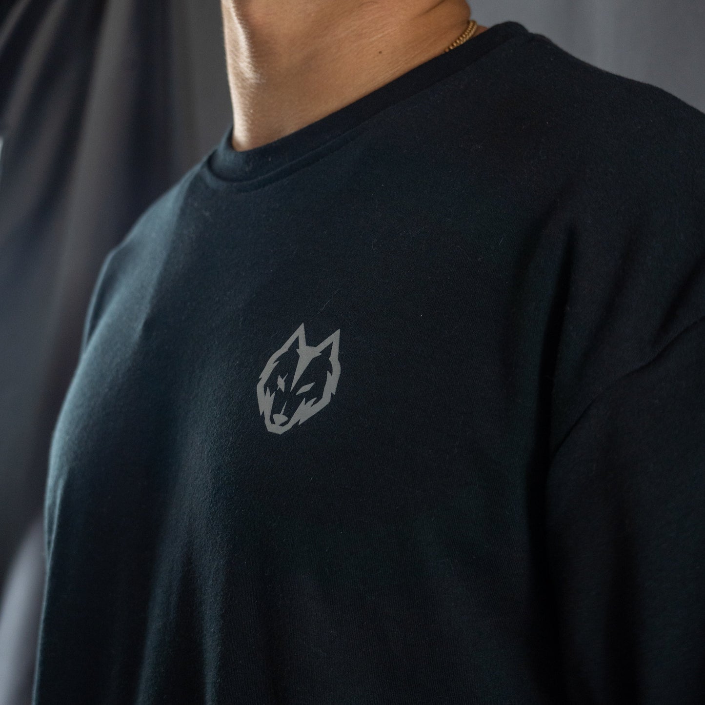Oversize Tshirt Negra BADWOLF GRIS