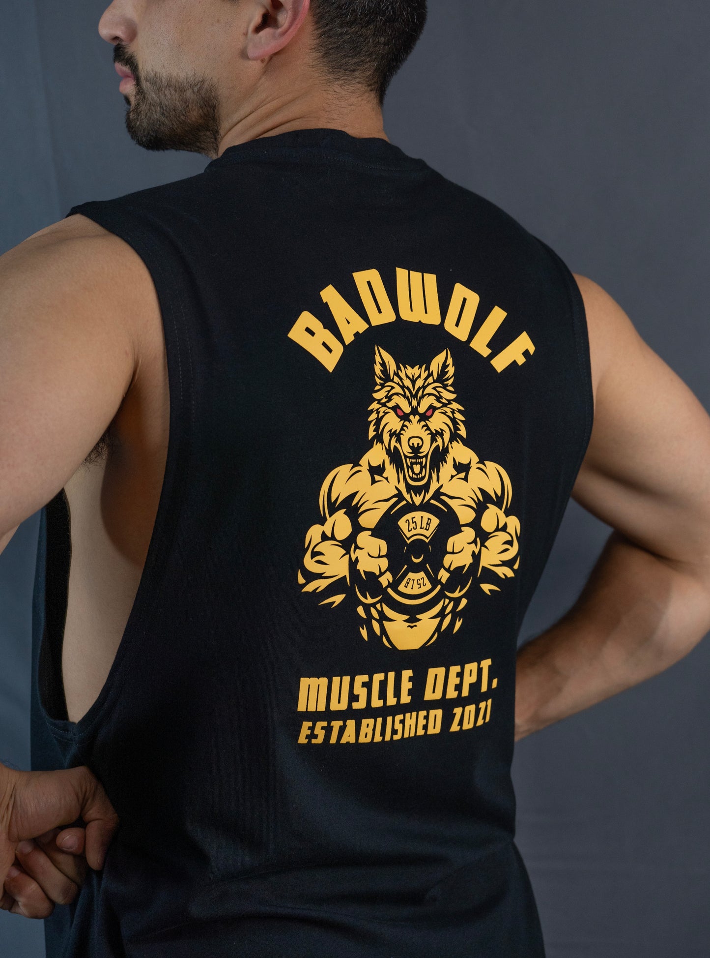 TANK TOP GOLD WOLF NEGRO