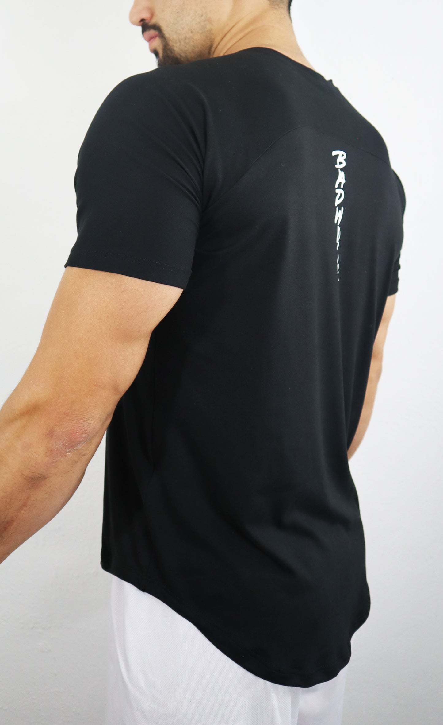 T-Shirt · Negra